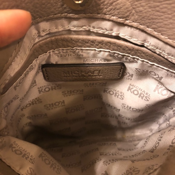 Michael Kors Mk Fulton Leather Crossbody Bag - Picture 4 of 4